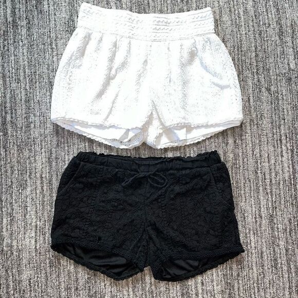 Maurice’s Rewind Women’s Size Small Set of 2 Lace Overlay Shorts Black White - Picture 1 of 9